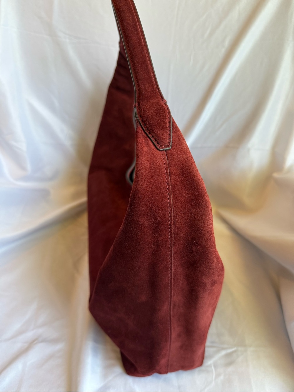 Madewell Classic Luxe Suede Hobo Shoulder Bag in Deep Burgundy - Picture 3 of 9